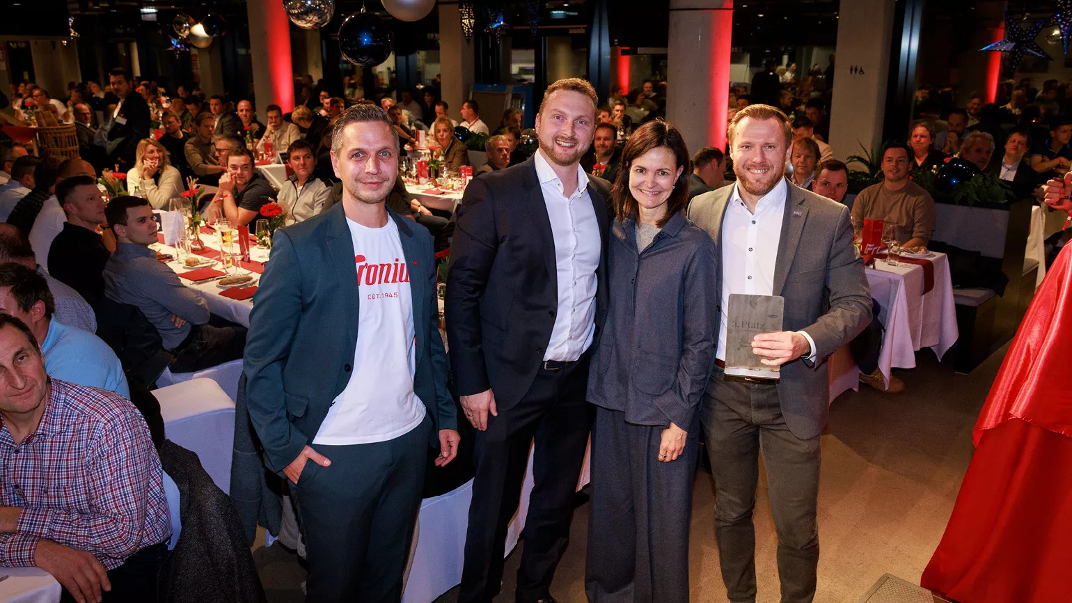Awardverleihungsfoto mit Partner EWW, Elisabeth Engelbrechtsmüller-Strauß, Wolfgang Oberroither