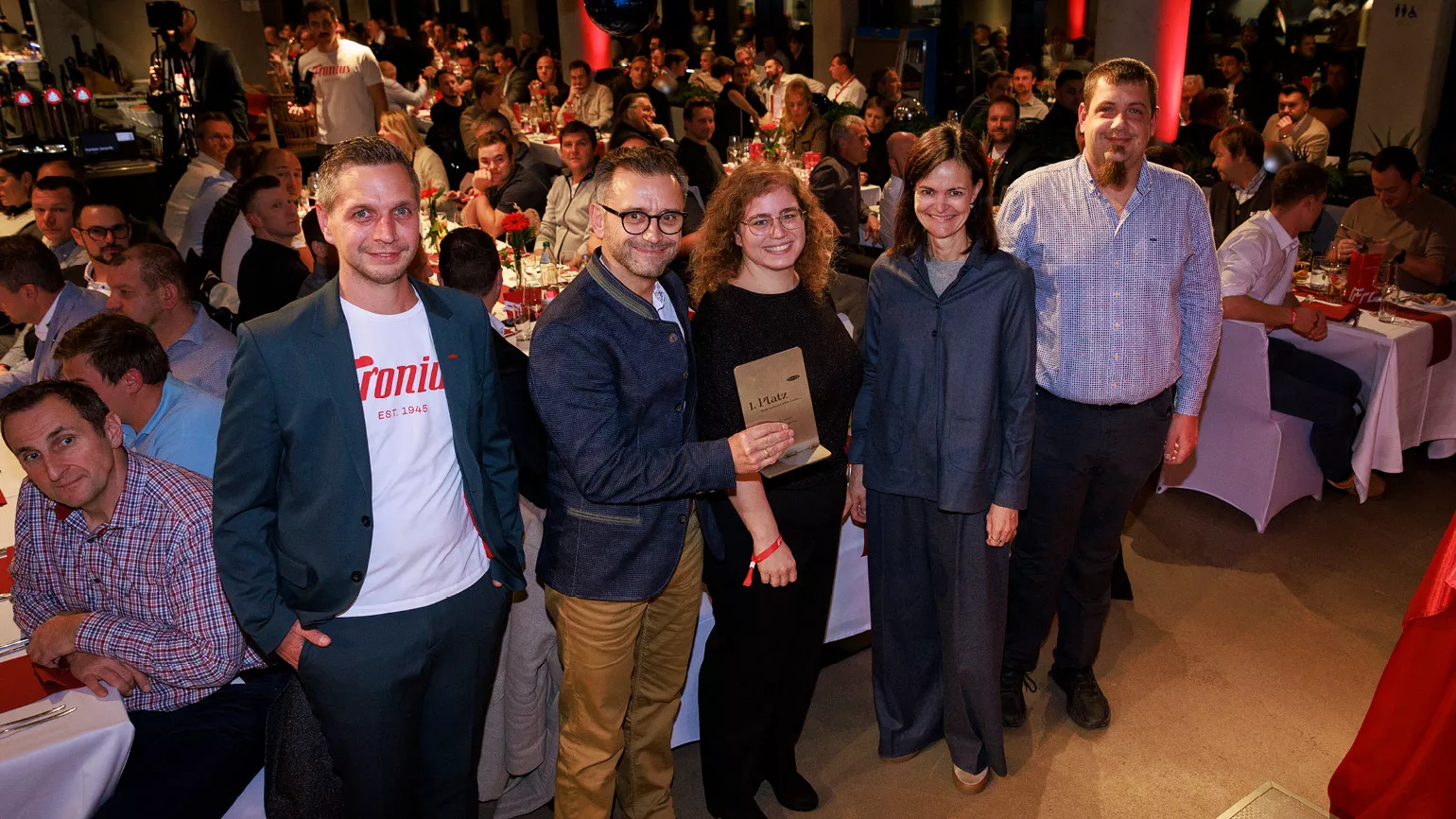 Awardverleihungsfoto mit Partner Marasolar, Elisabeth Engelbrechtsmüller-Strauß, Wolfgang Oberroither
