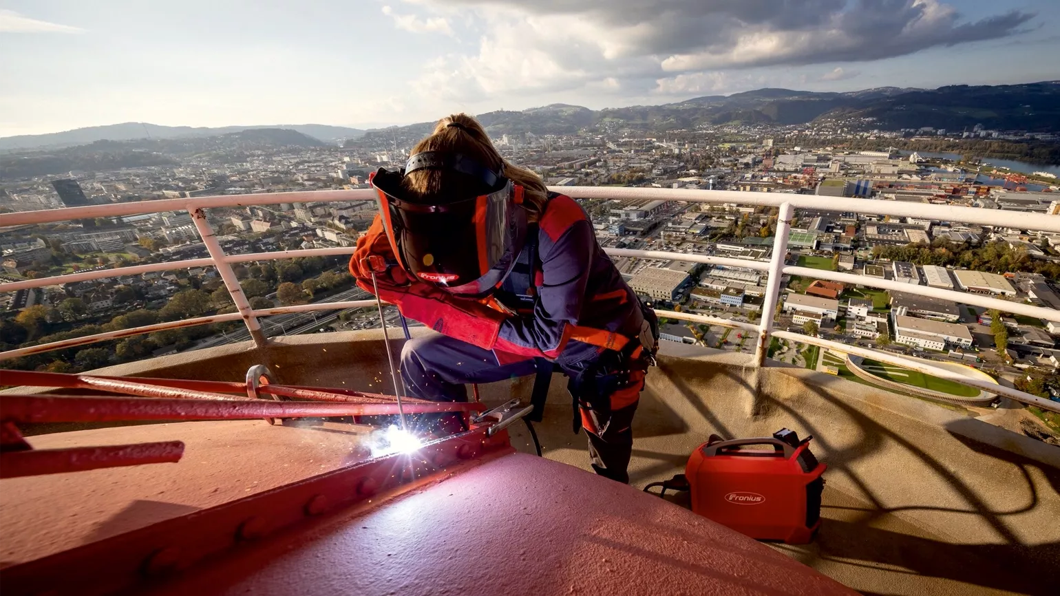 Welding with Ignis Battery outdoor