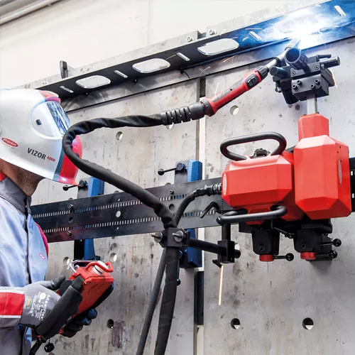 Welding robot with remote control