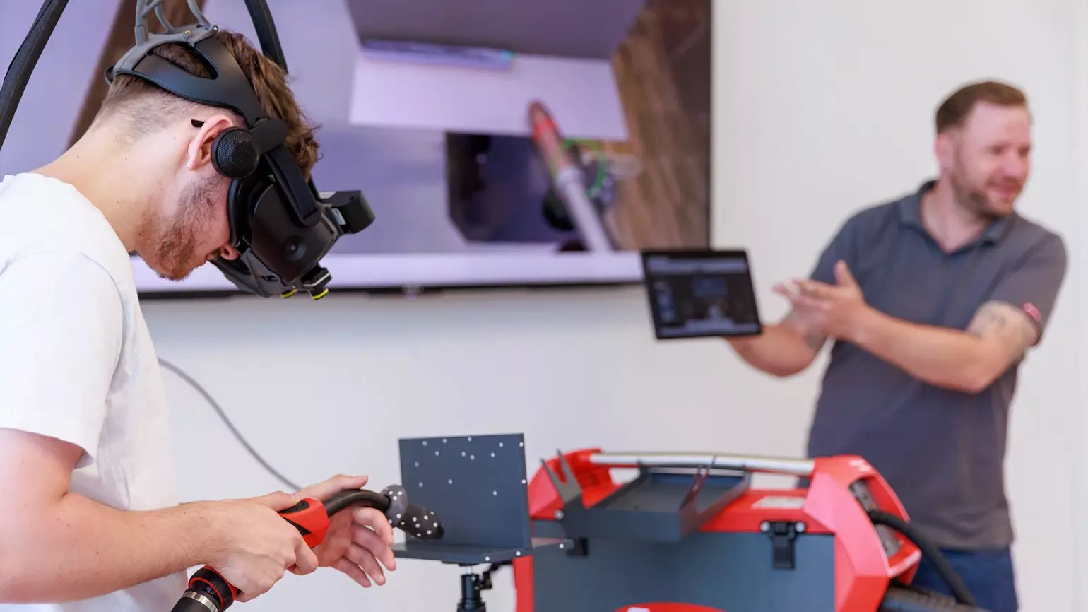 Schüler schweißt mit dem Welducation Simulator