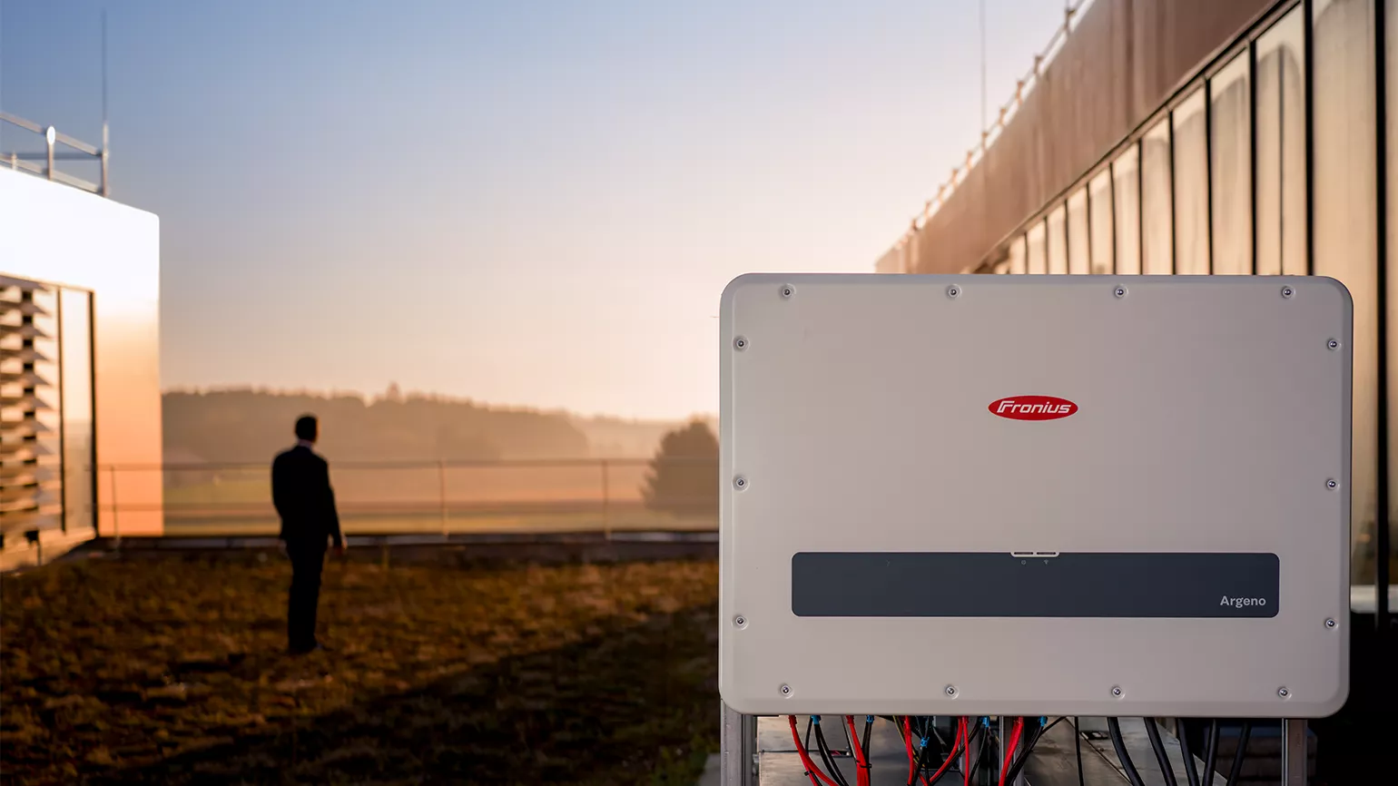 Fronius Argeno montiert auf einer Freifläche
