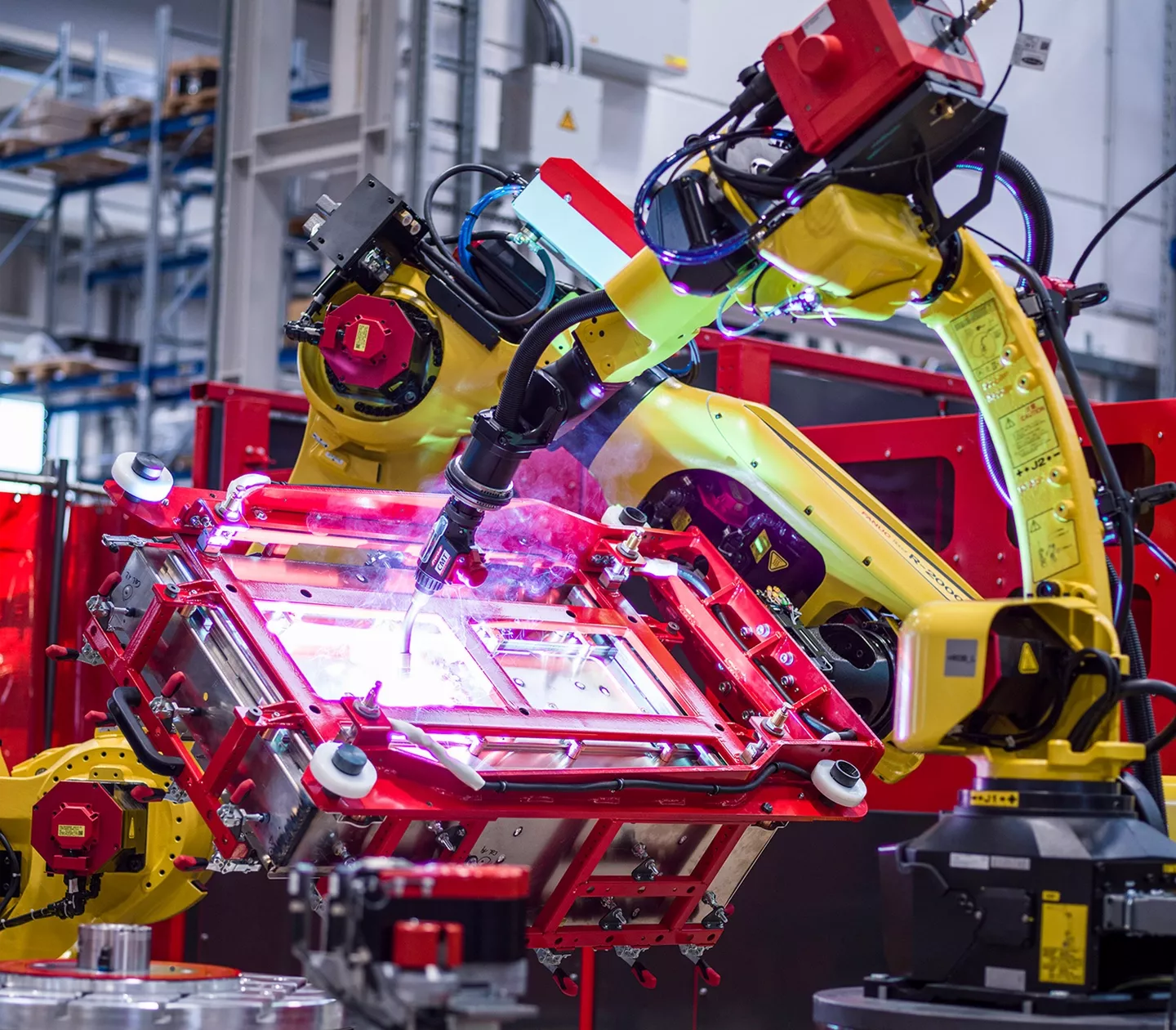 Automatisiertes Schweißsystem mit Roboter