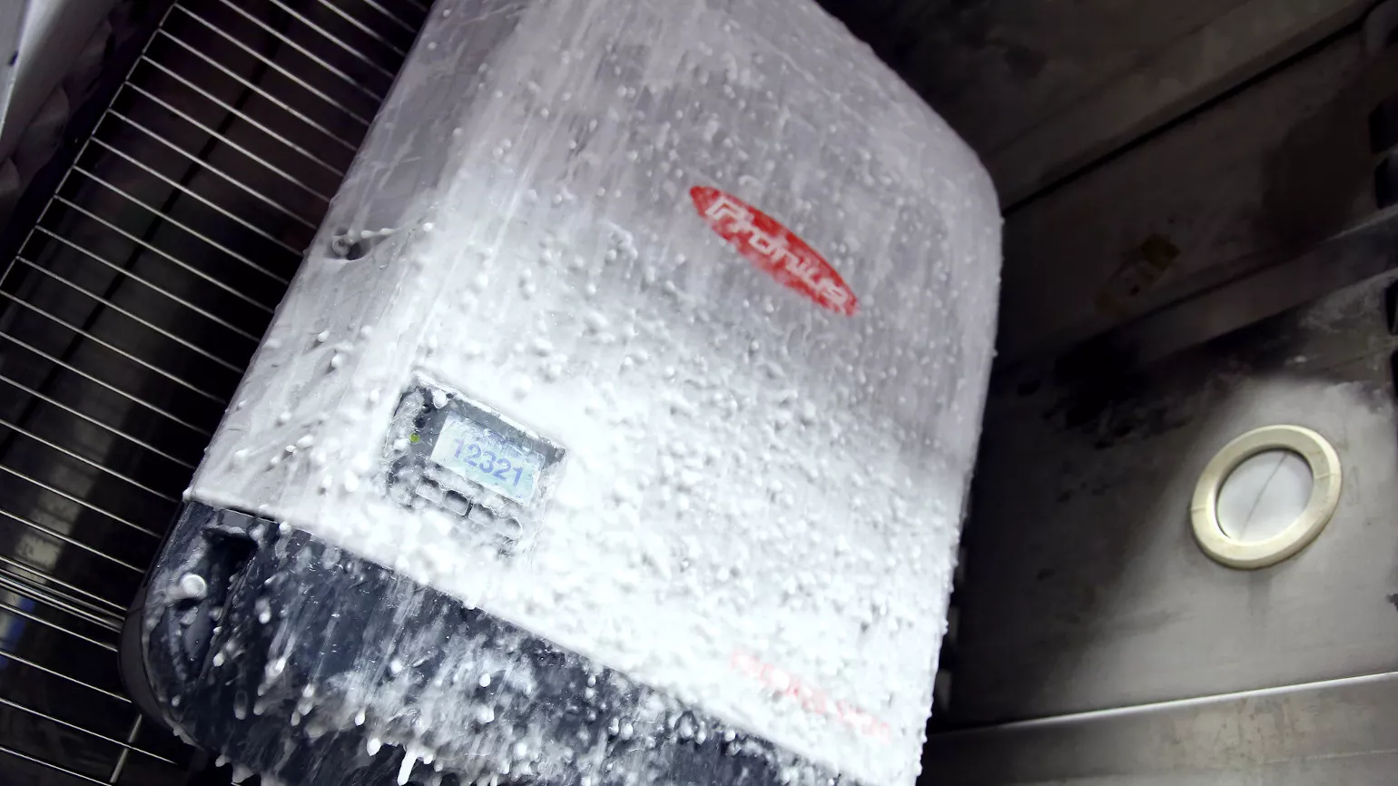 Endurance ice test with Fronius SnapINverter